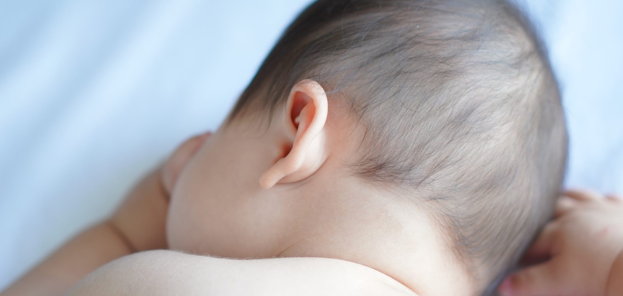 新生児の赤ちゃんが背中スイッチ発動しないための対策